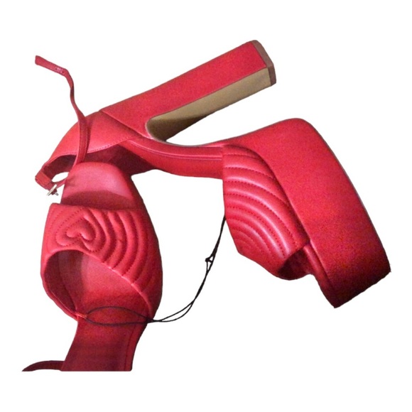 Aldo red quilted heart platform Ankle‎ strap puffy platform heel sandals size 10 - Picture 13 of 16